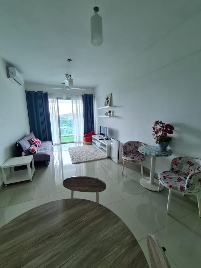 Homestay @ Bandar Seri Putra Kajang Exteriör bild